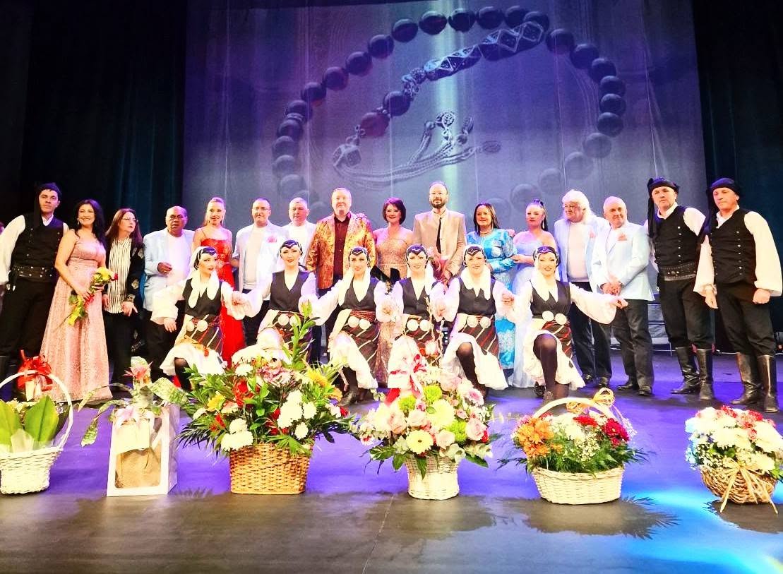 Razgrad’da eski Nazım Hikmet Devlet Tiyatrosu’nun kuruluşunun 20. yılı konserle kutlandı