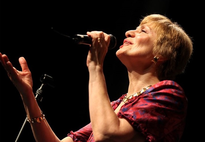 29. Uluslararası Ankara Caz Festivali’nde Yıldız İbrahimova’ya onur plaketi