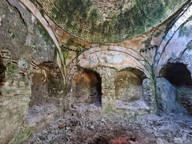 Sliven Kaplıcaları’nda Osmanlı döneminden kalma hamam harabeye dönüşmüş