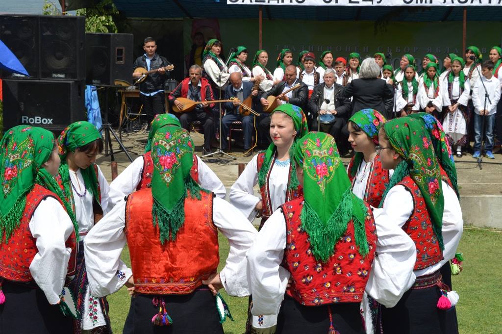 Yablanovo’da (Alvanlar) Geleneksel Bahar Şenliği